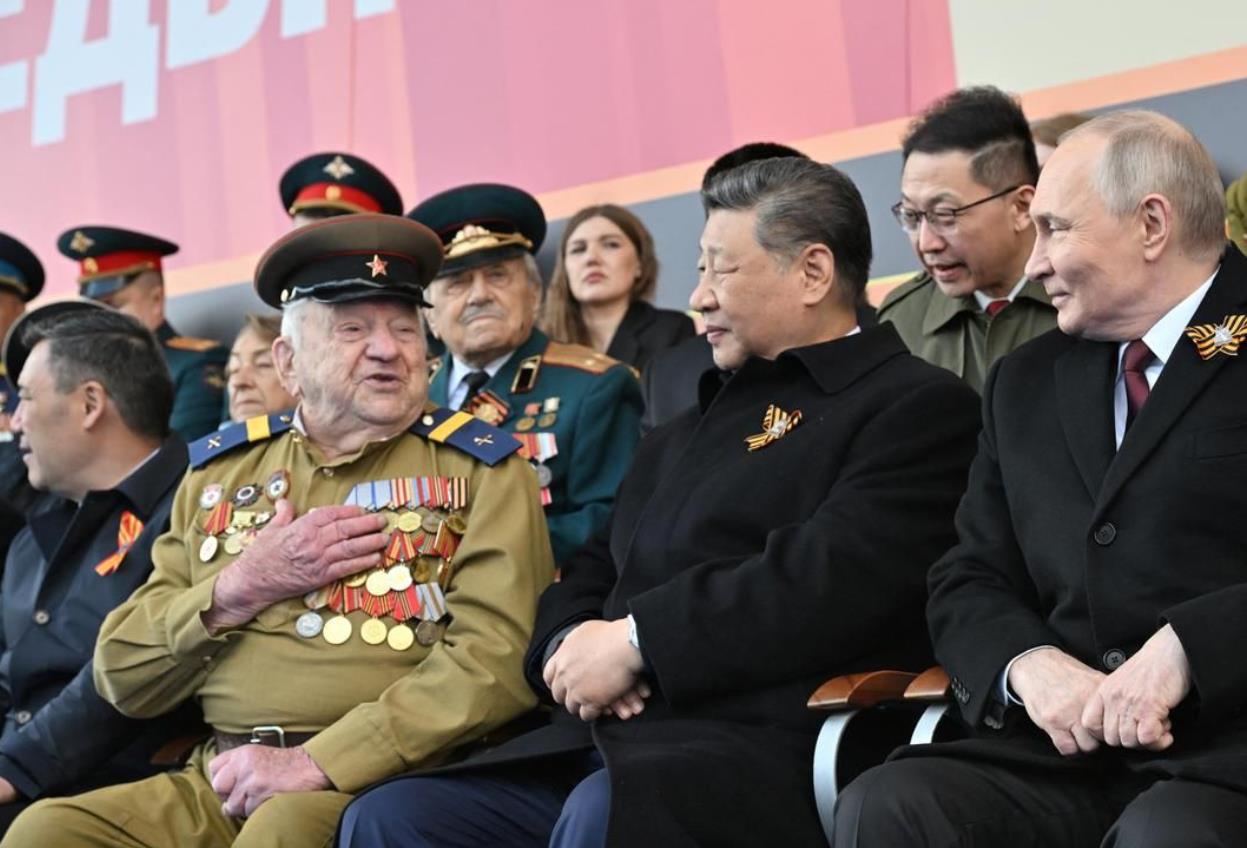 习近平阅兵.jpg