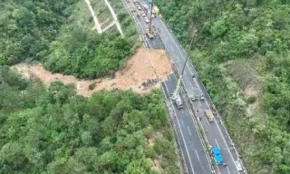 【视频】广东梅龙高速公路路陷 至少19死30伤