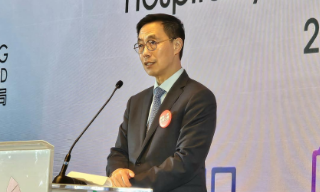 【视频】杨润雄：旅客人数已恢复至疫情前约七成 不盲追旅客人数增长