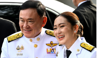 【视频】佩通坦获泰王任命出任总理 他信出席女儿就职仪式
