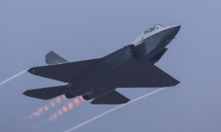 【视频】歼-35A亮相航展 中国空军：“三剑客”升级为“四剑客”