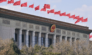 【视频】习近平主持中共中央政治局会议 讨论政府工作报告