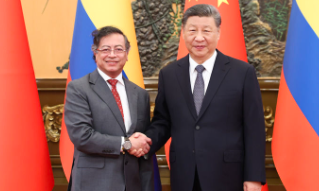 习近平晤哥伦比亚总统　称双方要巩固政治互信加强战略沟通