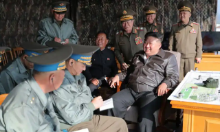 【视频】金正恩视察飞行联队 强调全军要保持战备及紧张状态