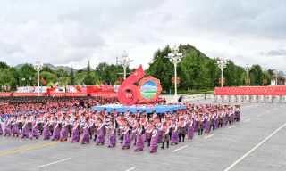 习近平出席西藏自治区成立60周年庆祝活动 鼓舞干部群众团结奋进