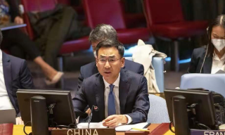 中方：消除殖民主义思维是完善全球...