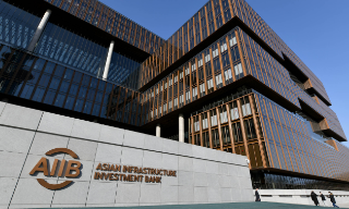 亚投行宣布计划在港设立办事处 特...