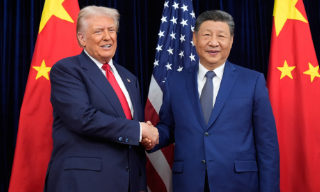 王毅：中美元首釜山会晤举世瞩目 两国关系有望迎来一段稳定可控时期