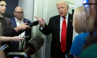 特朗普：未真正考虑向乌克兰提供“战斧”导弹